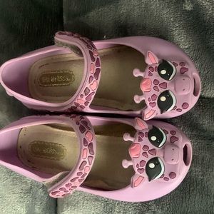 Gently used Mini Melissas size 7.